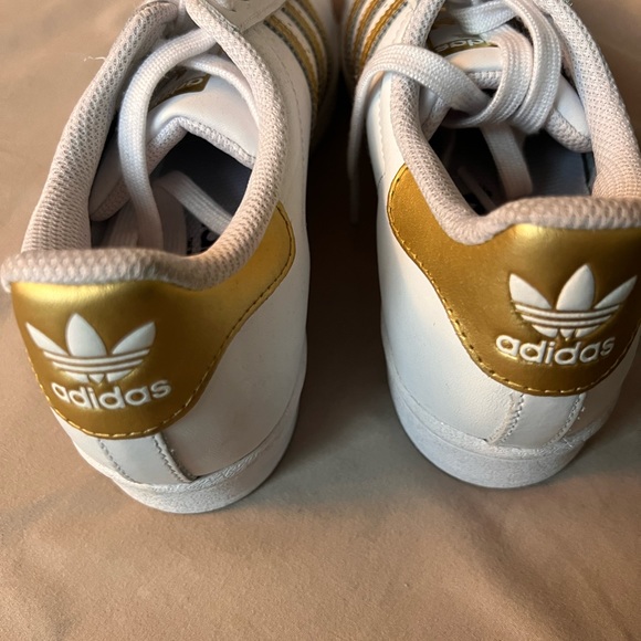 BNWB ADIDAS GOLD AND WHITE SUPERSTAR SNEAKERS - Picture 3 of 5